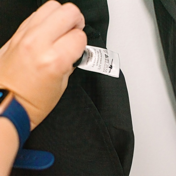 Black Peter Pan Collar Shirt with White Trim Size Small - Picture 3 of 4